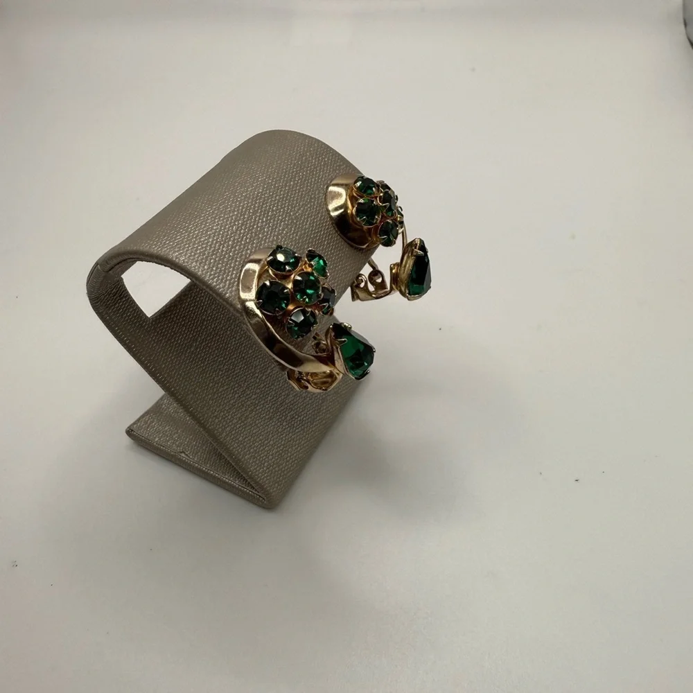 Vintage Gold Tone Emerald Green Cluster Clip-On Earrings | Retro Statement